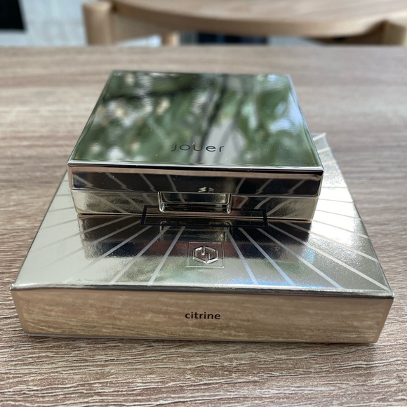 NEW! Jouer Cosmetics Powder Highlighter - Citrine-shimmering gold - Picture 3 of 5